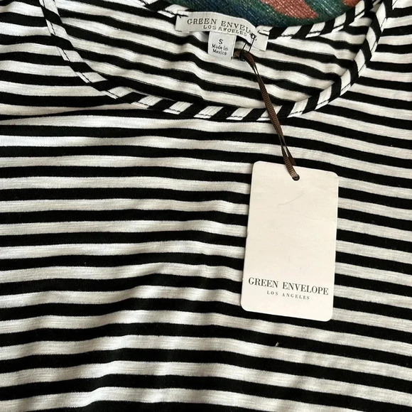 Green Envelope Stripe Tee with bow sleeves and scalloped bottom Size S - Picture 2 of 4